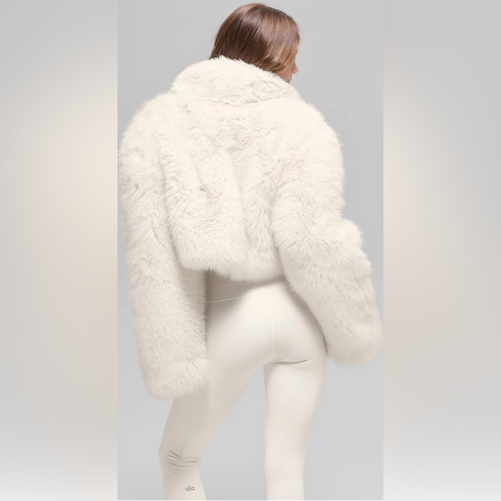 Alo Yoga Opulent Faux Fur Cropped Jacket Size Small Winter Coat LIMITED. - Picture 2 of 6